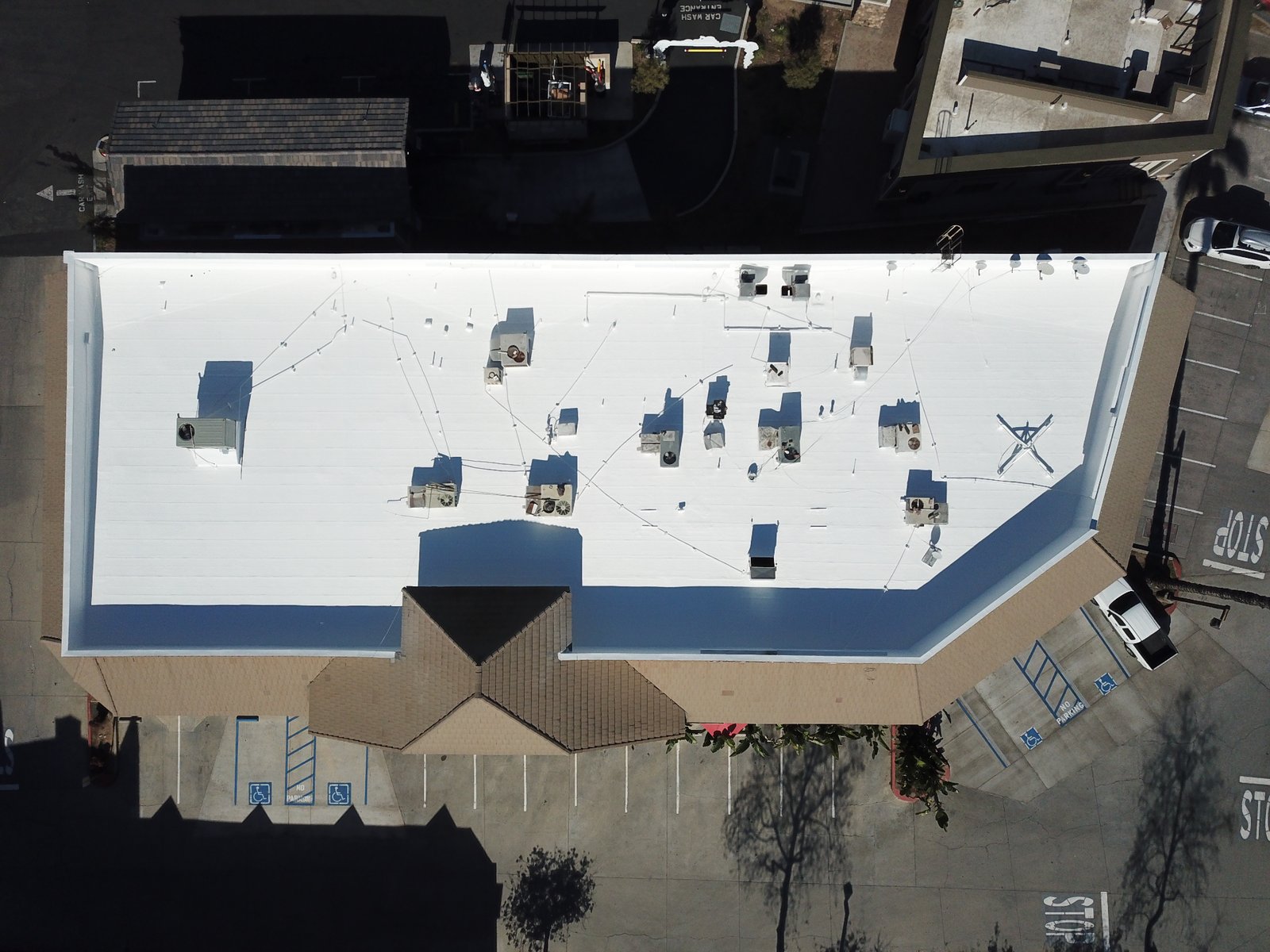 Strip Mall - Flat Roof roof